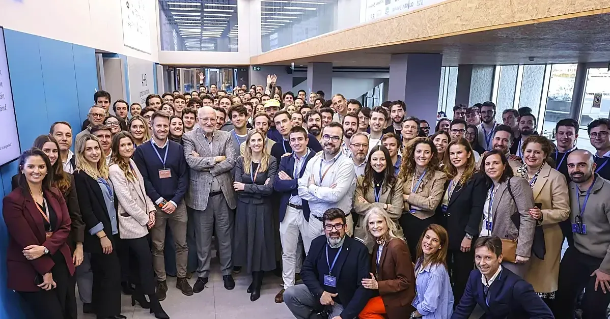 Juan Roig con Emprendedores en Lanzaera - HomeDock OS joins Lanzadera at Marina de Empresas